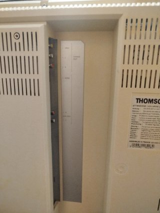 Televisión Thomson 27" HD con sonido envolvente