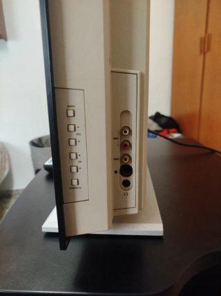 Televisión Thomson 27" HD con sonido envolvente