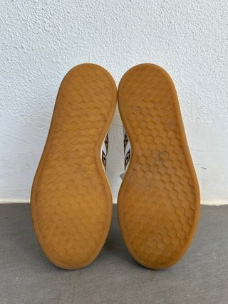 Zapatillas Adidas Blancas con Detalle Leopardo