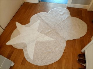 Alfombra infantil estrella beige y blanco