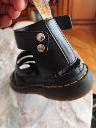 Sandalias Dr. Martens Negras