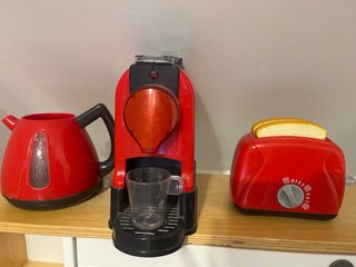 Cocina de juguete con accesorios