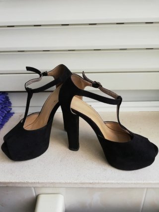 Sandalias de tacón negras