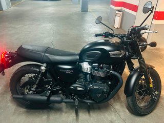 Triumph Bonneville T100 Black Moto