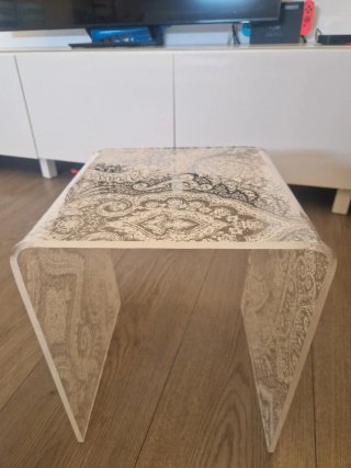 Mesa auxiliar Zara Home metacrilato