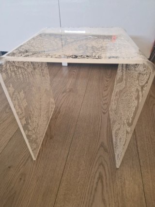 Mesa auxiliar Zara Home metacrilato