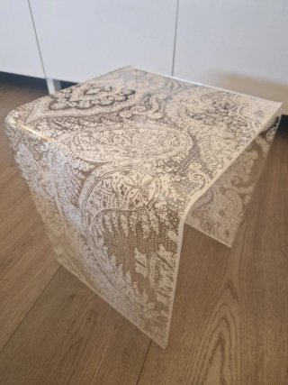 Mesa auxiliar Zara Home metacrilato