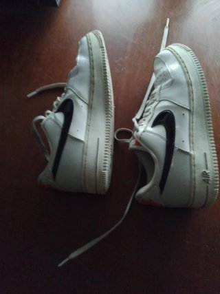 Zapatillas Nike Air Blancas y Rojas