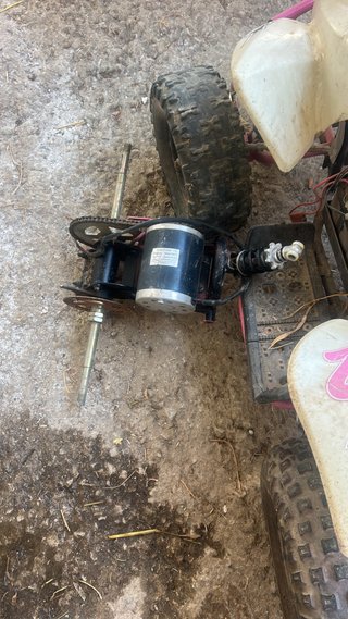 Quad eléctrico infantil rosa y blanco