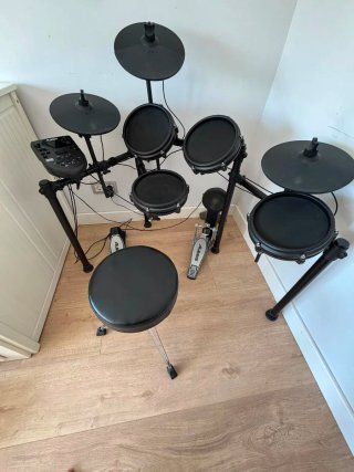 Batería Electrónica Alesis Nitro Drum Module