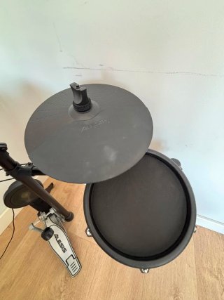 Batería Electrónica Alesis Nitro Drum Module