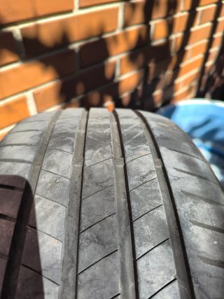 Neumático Bridgestone 205/55/16V T005