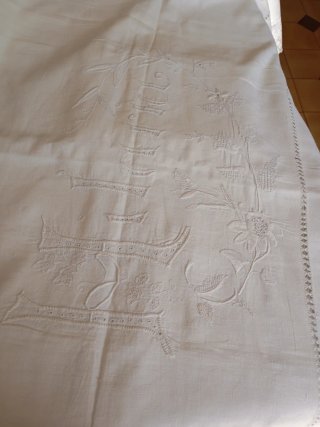Juego de cama bordado y bolillos muy antiguo