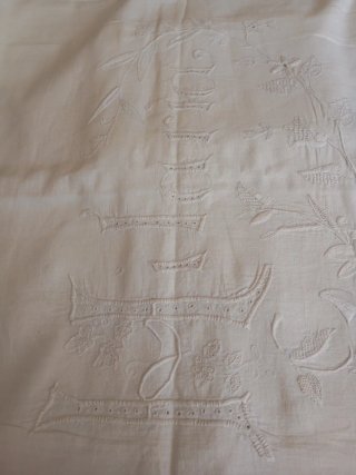 Juego de cama bordado y bolillos muy antiguo
