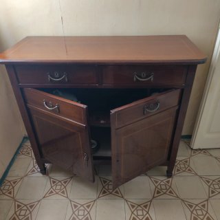 Cómoda antigua de madera
