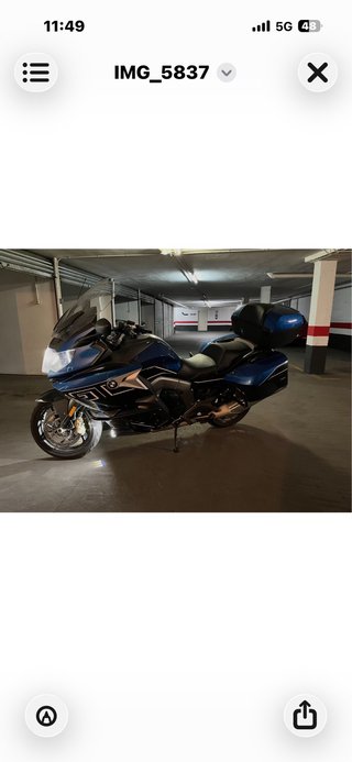 BMW R 1600 GT con defensas y top case