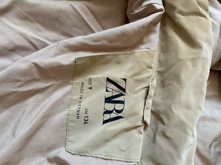 Chaqueta bomber Zara niña beige T.9