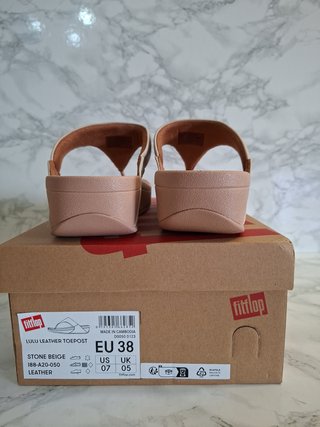 FitFlop Lulu Sandalias Cuña Beige/Rosa
