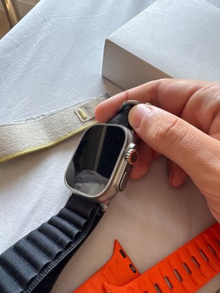 Apple Watch Ultra con correas + base Belkin