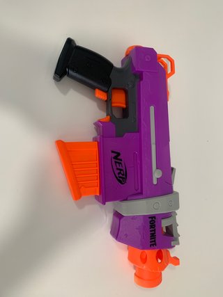 Nerf Fortnite Automática Pilas Morada