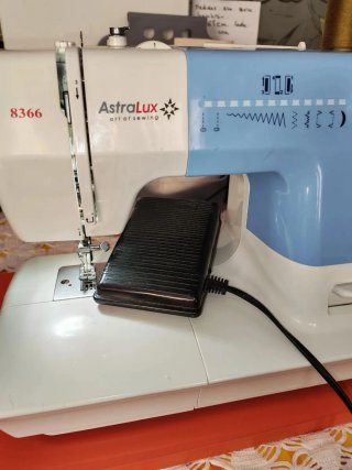 Máquina de coser Astralux 8366