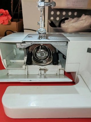 Máquina de coser Astralux 8366
