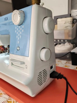 Máquina de coser Astralux 8366