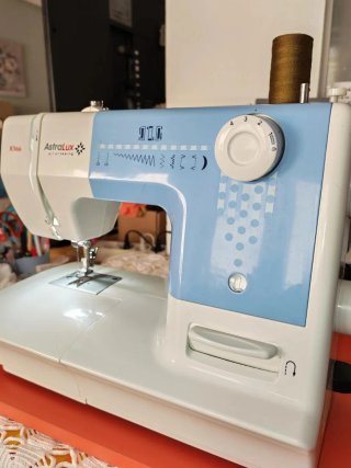 Máquina de coser Astralux 8366