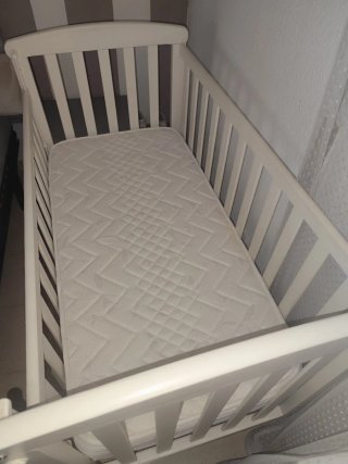 Cuna de madera blanca SIN COLCHÓN.