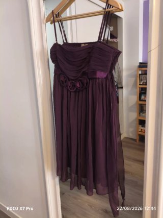 Vestido de fiesta morado corto