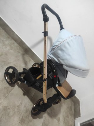 Carrito de bebé ligero y plegable