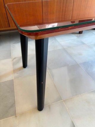 Mesa auxiliar cristal y madera