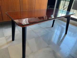 Mesa auxiliar cristal y madera