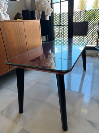 Mesa auxiliar cristal y madera