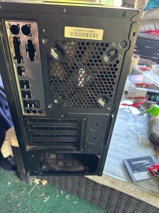 Caja de PC Cooler Master vacía
