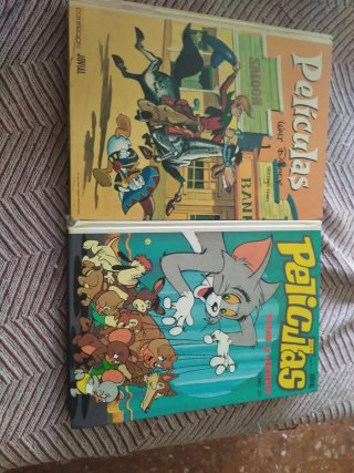 Libros juveniles walt Disney y Hanna barbera