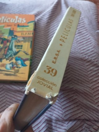 Libros juveniles walt Disney y Hanna barbera