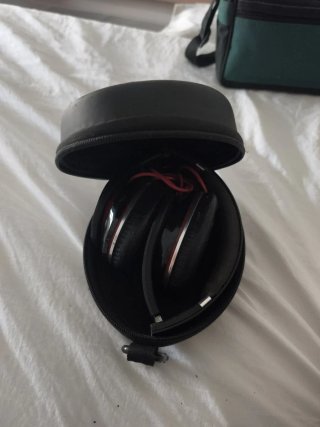 Auriculares Beats Studio Clásico Negro + Funda
