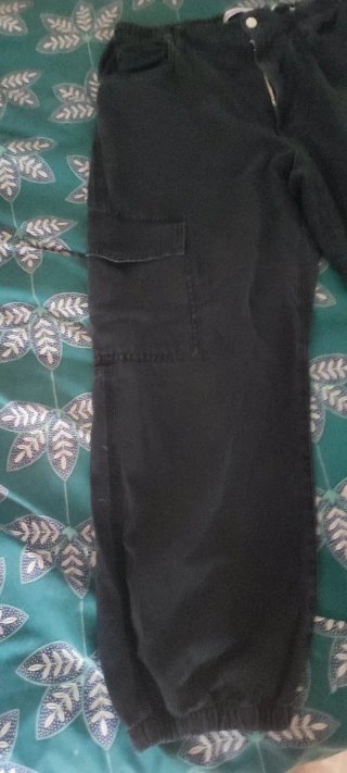 Pantalón cargo Bershka recto negro