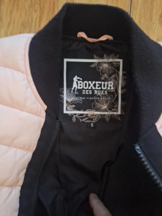 Cazadora bomber rosa y negra