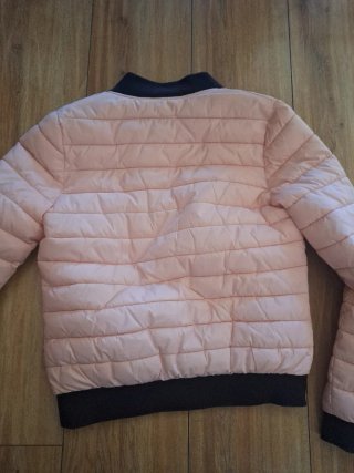 Cazadora bomber rosa y negra