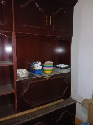 Mueble de salón madera oscura