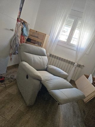 Sillón reclinable eléctrico beige