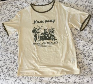 Pack de 5 camisetas y 2 pantalones