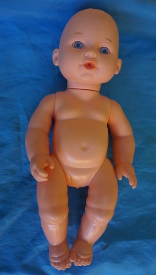 Diversi pupazzi e bambole in vendita - 1-4€ vedi foto