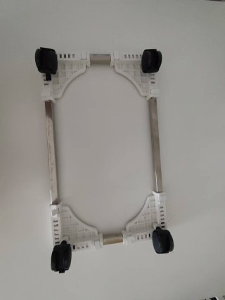 Soporte ordenador con ruedas