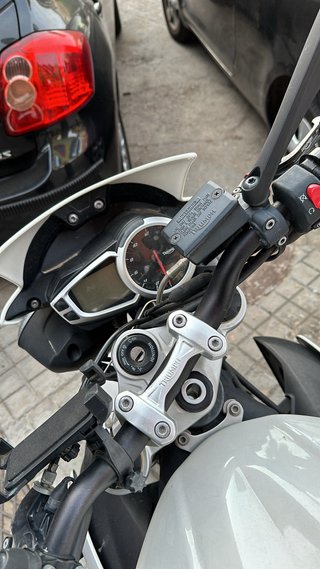 Triumph Street Triple 675 del año 2016 A2