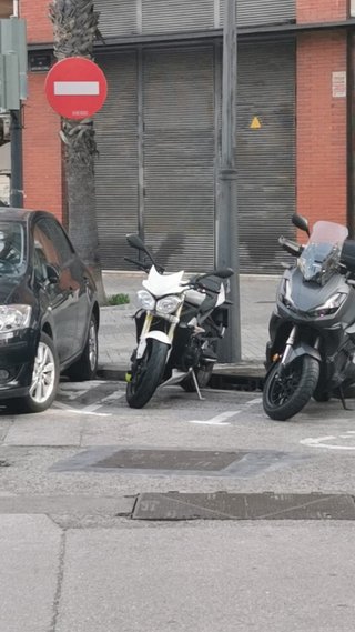 Triumph Street Triple 675 del año 2016 A2