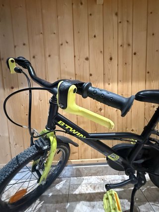 Bicicleta BTWIN Negra y Verde