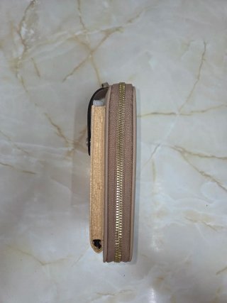 Cartera con portamóvil beige